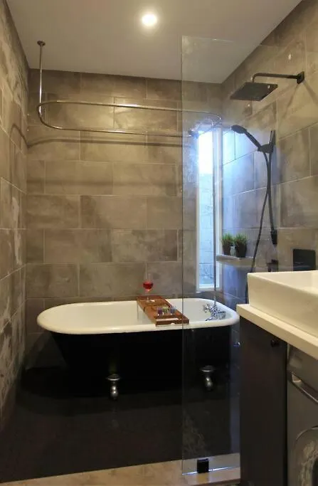 Private 3 Bedroom Apartment In Downtown トロント