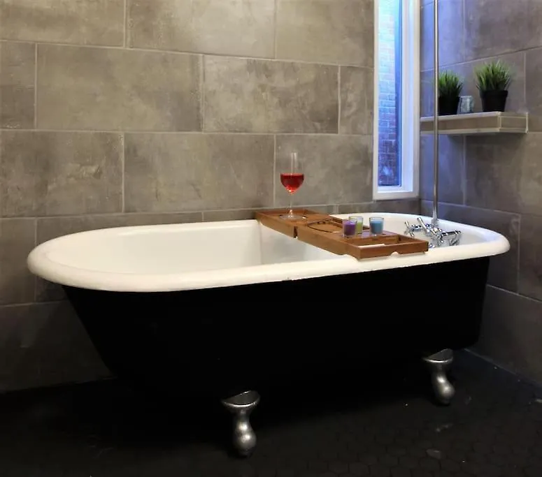 Private 3 Bedroom Apartment In Downtown トロント