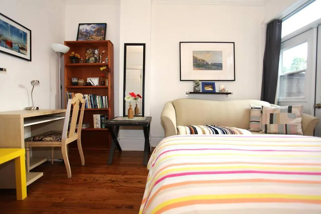 Private 3 Bedroom Apartment In Downtown トロント