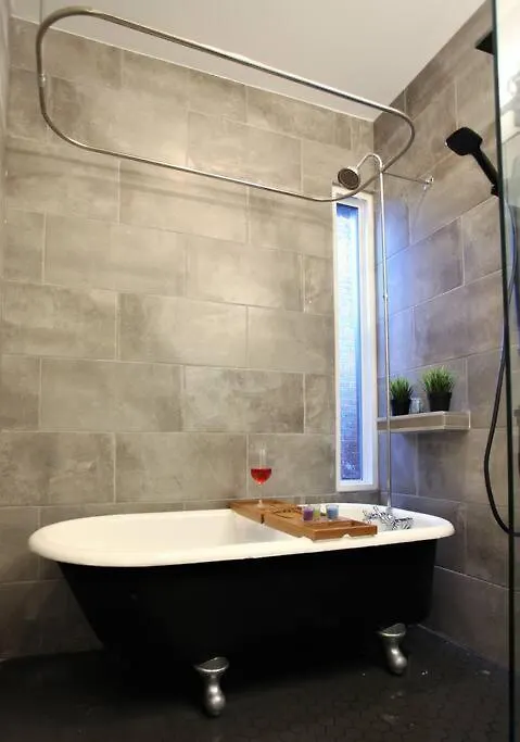 Private 3 Bedroom Apartment In Downtown Toronto Canada