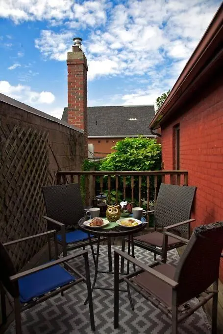 Private 3 Bedroom Apartment In Downtown Toronto